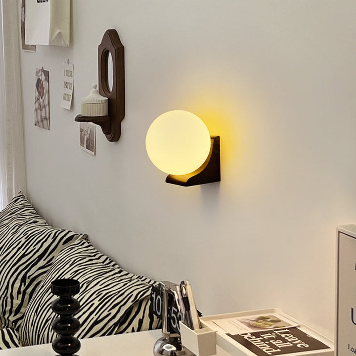 Lampe murale à globe en bois et verre japonais traditionnel à 1 lumière pour salon 
