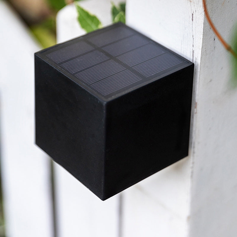 Lámpara de Aplique de Pared LED Solar de Plástico Cubo Minimalista Moderno para Jardín 