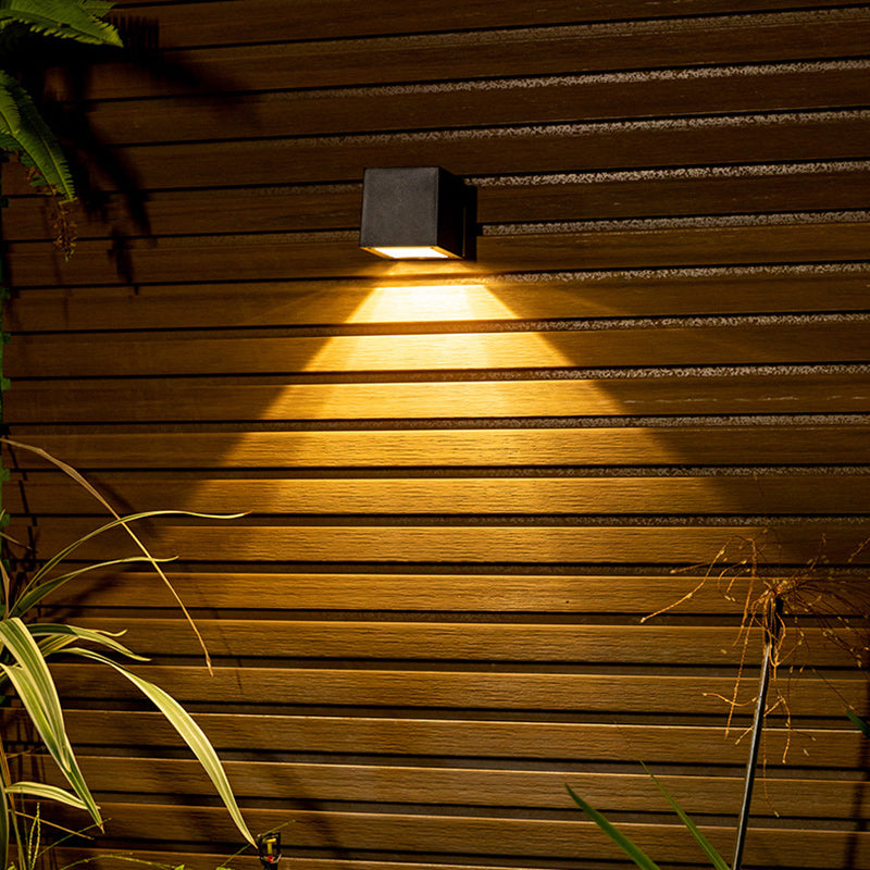 Lámpara de Aplique de Pared LED Solar de Plástico Cubo Minimalista Moderno para Jardín 