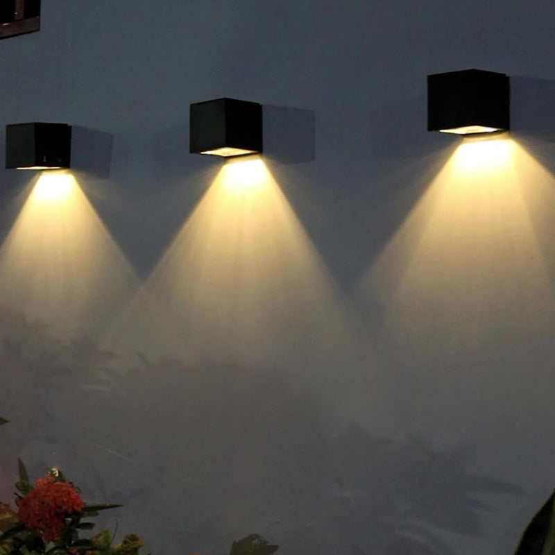 Lámpara de Aplique de Pared LED Solar de Plástico Cubo Minimalista Moderno para Jardín 