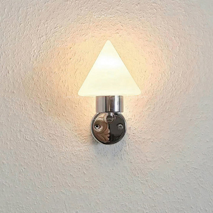 Zeitgenössische skandinavische Kegelstahlglas 1-Licht-Wandleuchte für das Wohnzimmer 