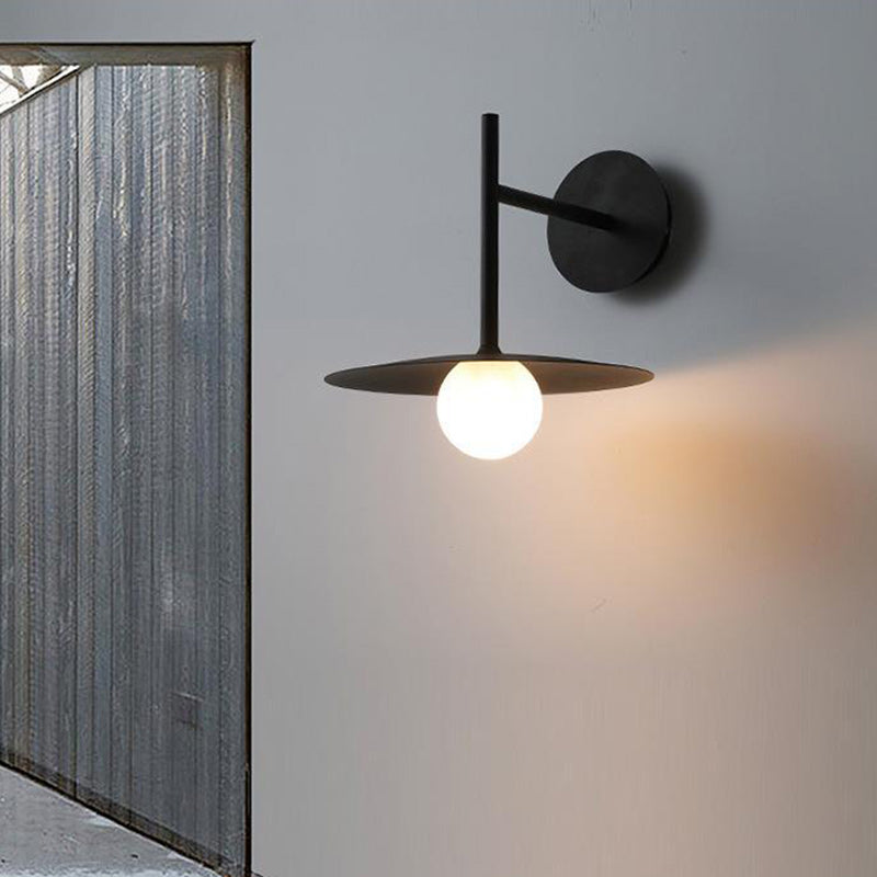 Zeitgenössische nordische runde Eisen-Glas-Wandleuchte mit 1 Licht für das Wohnzimmer 