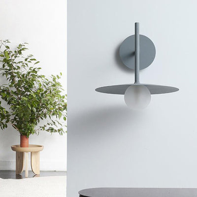 Zeitgenössische nordische runde Eisen-Glas-Wandleuchte mit 1 Licht für das Wohnzimmer 