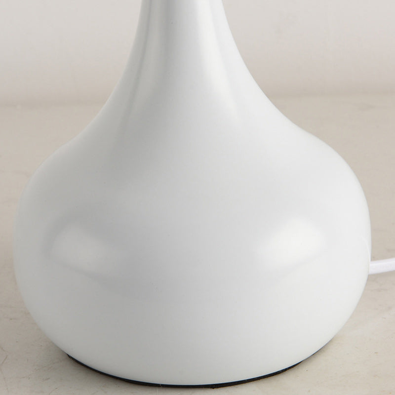 Zeitgenössische nordische Trommel Eisen Stoff 1-Licht Tischlampe für das Wohnzimmer 
