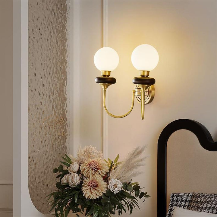 Lámpara Aplique de Pared de Media Luz con Globo Francés Tradicional de Cobre, Madera y Vidrio para Sala de Estar 
