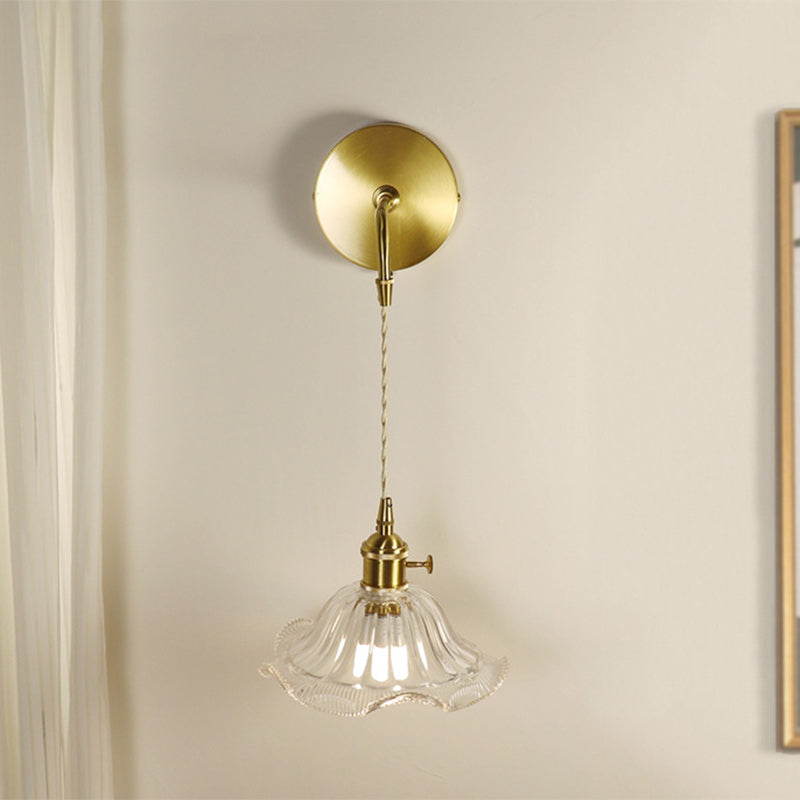 Traditionelle französische Blumen-Kupferglas 1-Licht Wandleuchte für Wohnzimmer 