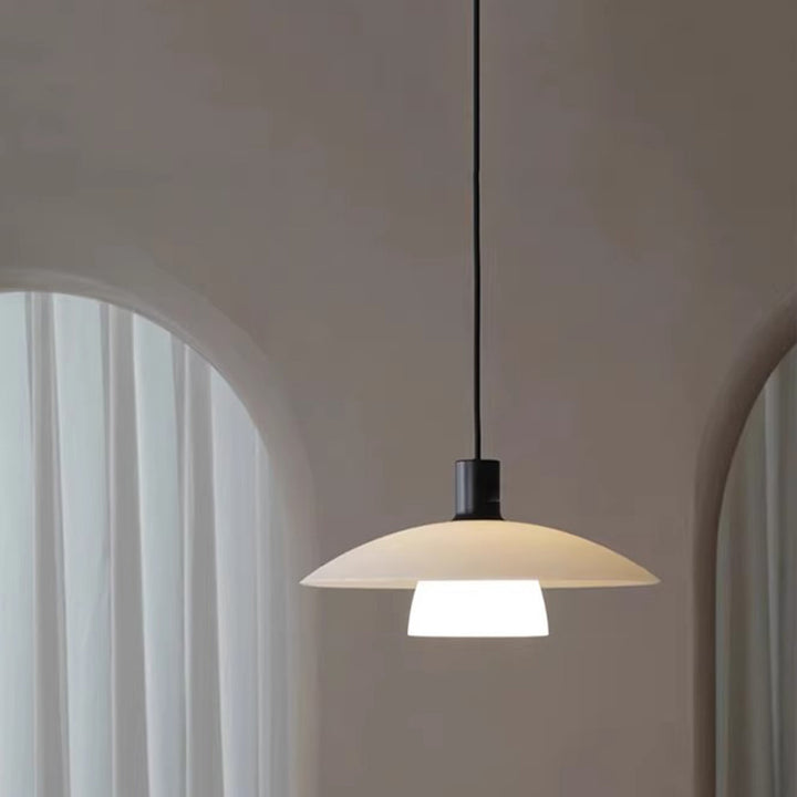 Suspension lumineuse contemporaine scandinave ronde en fer et verre à 1 lumière pour salon 