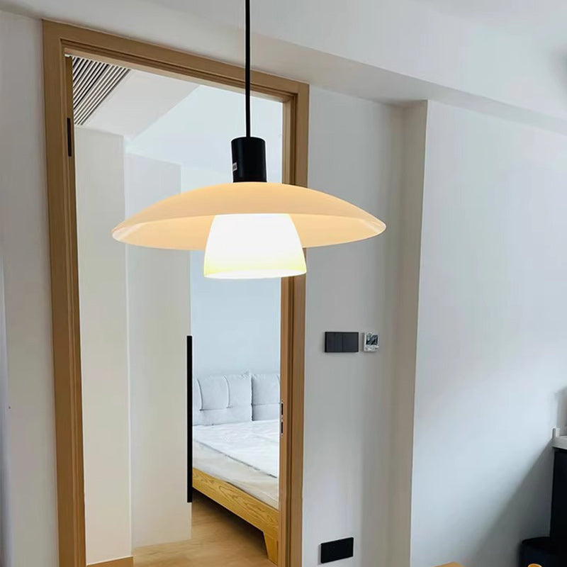 Suspension lumineuse contemporaine scandinave ronde en fer et verre à 1 lumière pour salon 