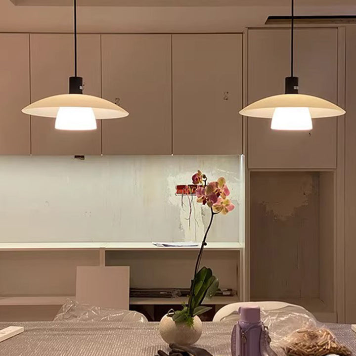 Suspension lumineuse contemporaine scandinave ronde en fer et verre à 1 lumière pour salon 
