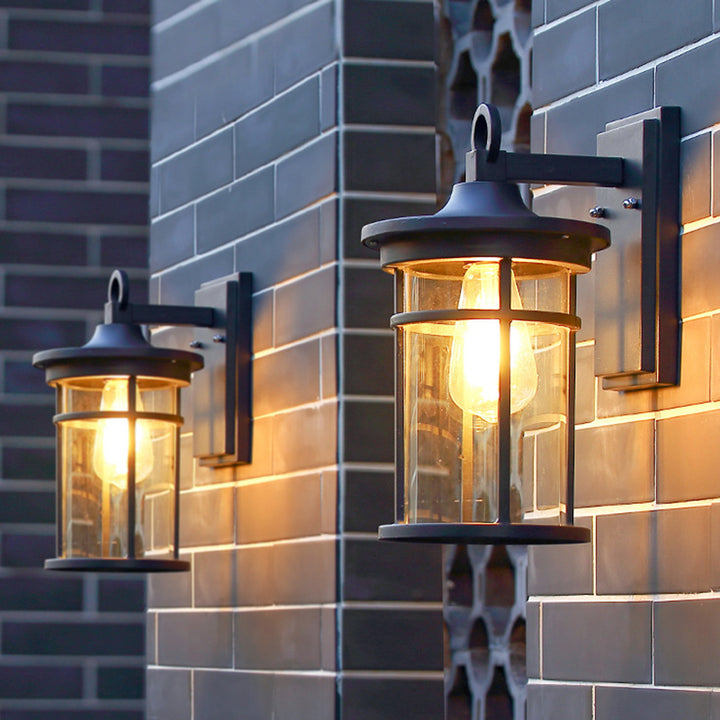 Zeitgenössische industrielle Säule Aluminium Glas 1-Licht Wandleuchte für den Garten 