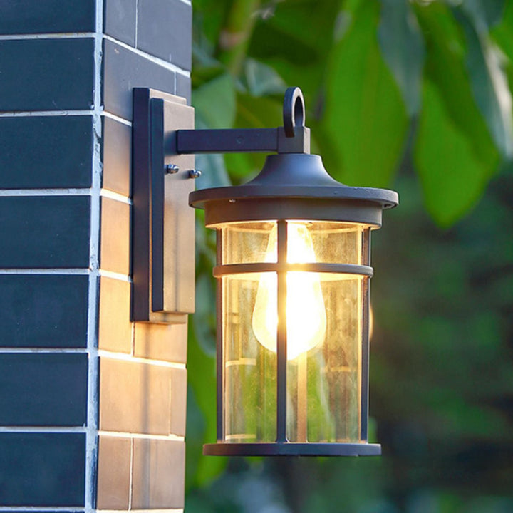 Zeitgenössische industrielle Säule Aluminium Glas 1-Licht Wandleuchte für den Garten 