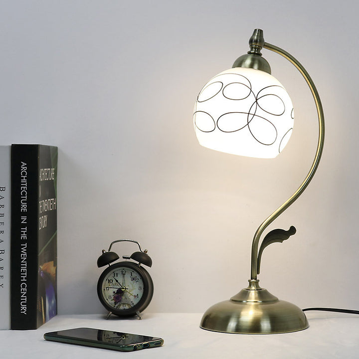 Traditionelle Tiffany Dome Iron Glass 1-Licht Tischlampe für Wohnzimmer 