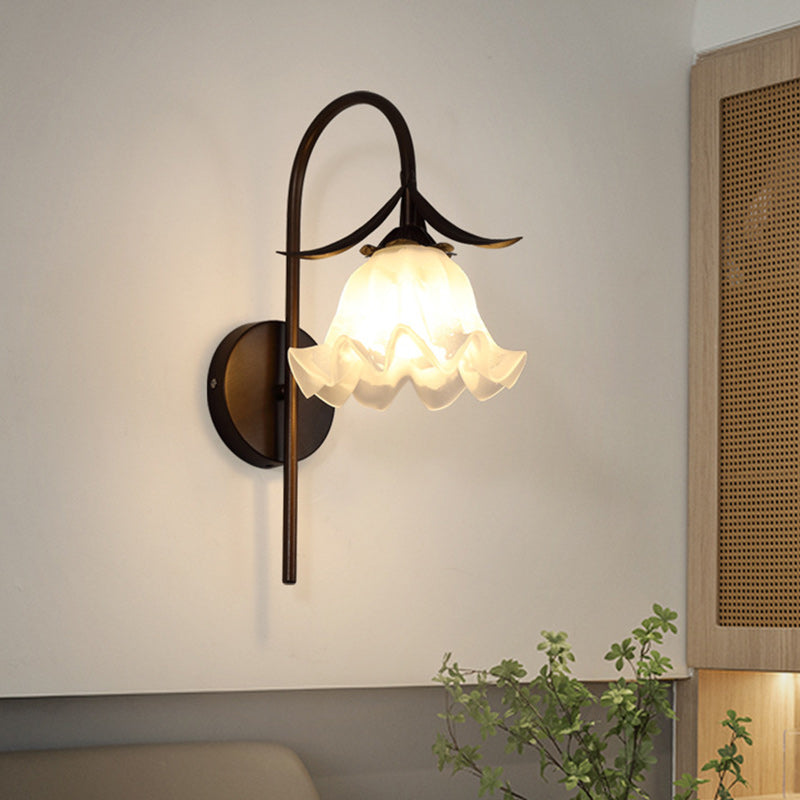 Traditionelle Vintage Blumen Eisen Glas 1-Licht Wandleuchte für Wohnzimmer 