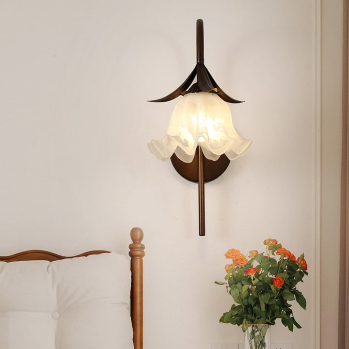 Traditionelle Vintage Blumen Eisen Glas 1-Licht Wandleuchte für Wohnzimmer 