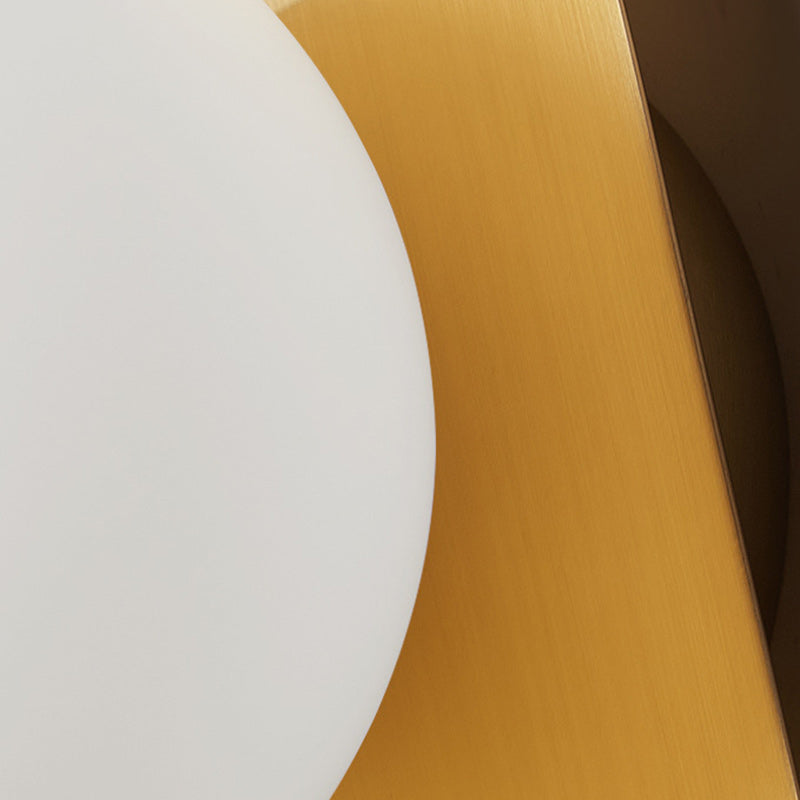 Zeitgenössische skandinavische ovale Eisen-Glas-Wandleuchte mit 1 Licht für das Wohnzimmer 