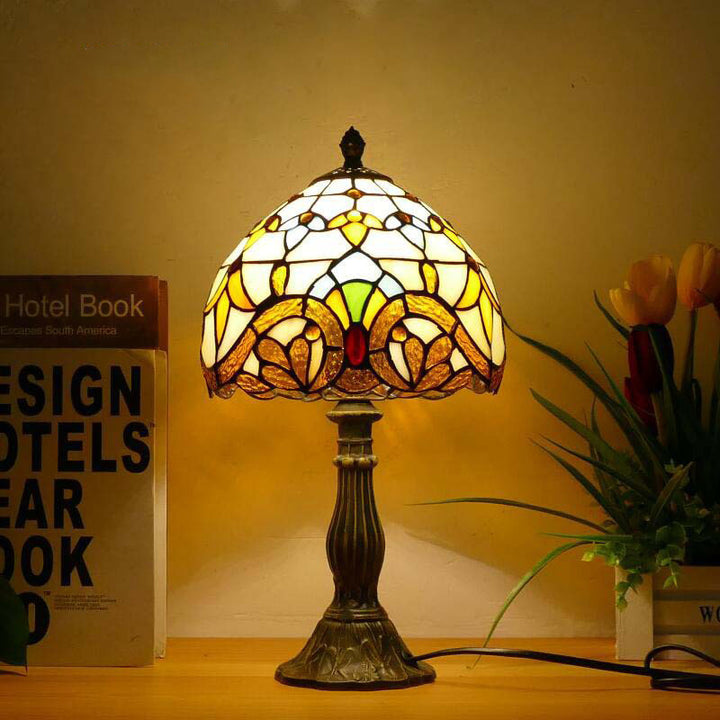 Traditionelle Tiffany-Kuppel aus Eisen und Glas, 1-flammige Tischlampe für das Wohnzimmer 