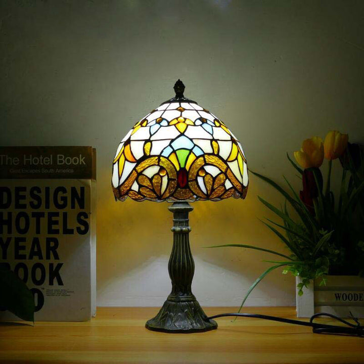 Traditionelle Tiffany-Kuppel aus Eisen und Glas, 1-flammige Tischlampe für das Wohnzimmer 