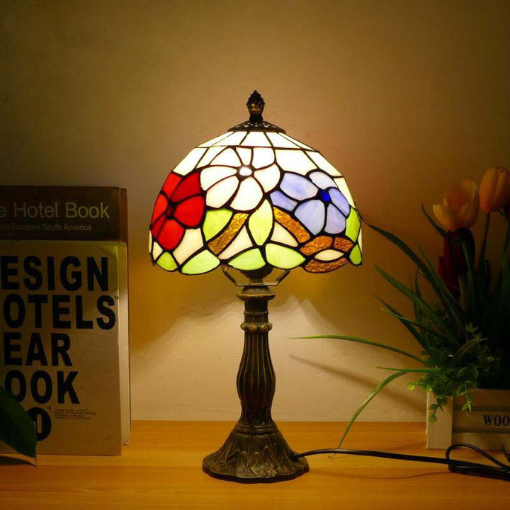Traditionelle Tiffany-Kuppel aus Eisen und Glas, 1-flammige Tischlampe für das Wohnzimmer 