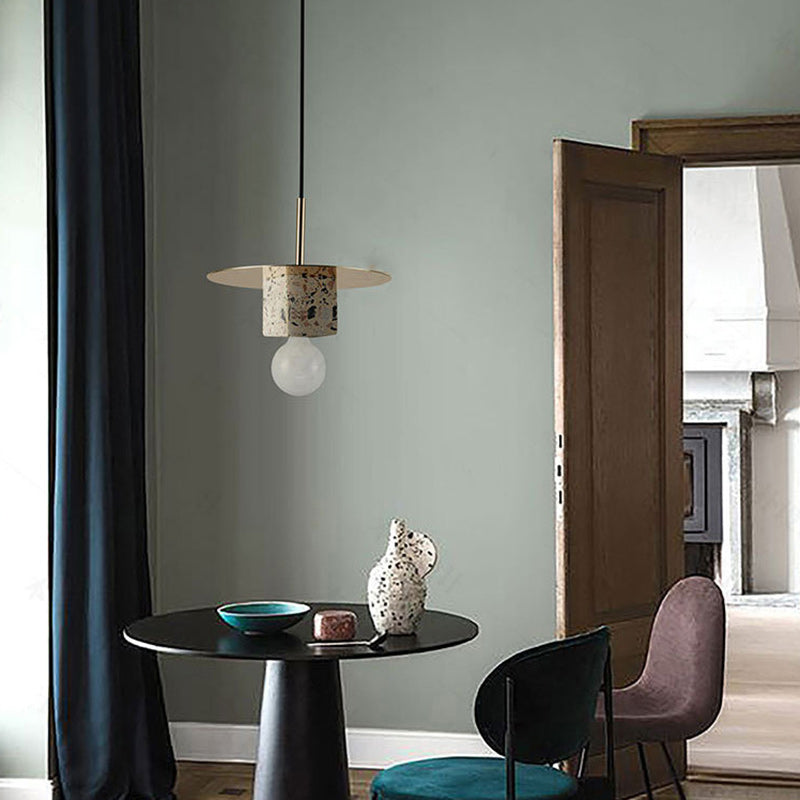 Suspension contemporaine nordique ronde en pierre de fer à 1 lumière pour salon 
