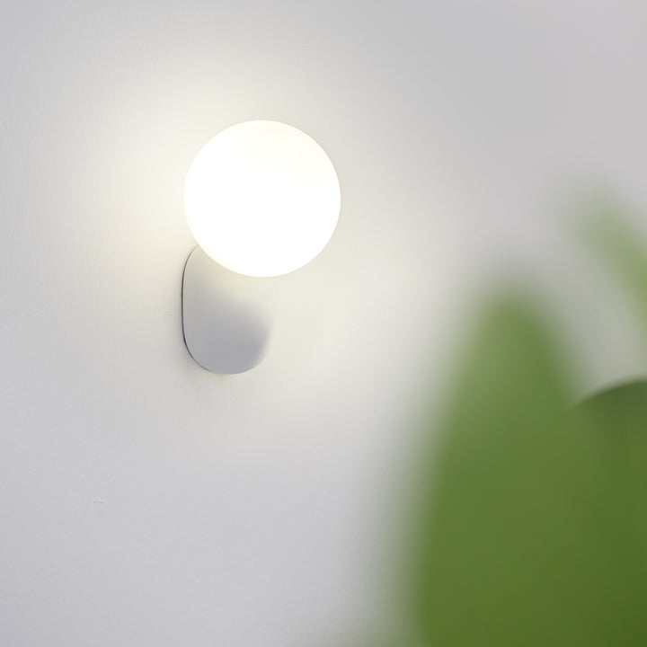 Contemporary Nordic Globe Resin Glass 1-Light Wall Sconce Lamp For Living Room