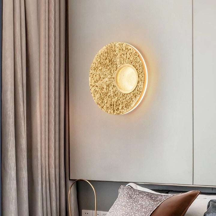 Zeitgenössische skandinavische runde Eisenharz-LED-Wandleuchte für das Wohnzimmer 