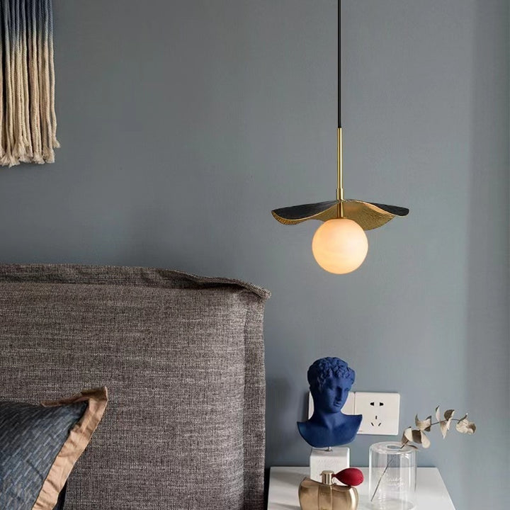 Zeitgenössische Luxus-Globus-Kupfer-Stein 1-Licht Pendelleuchte für Wohnzimmer 