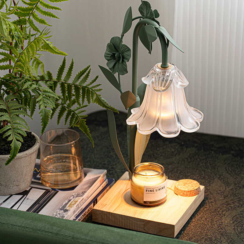 Zeitgenössische skandinavische Blumen Eisen Holz Glas 1-Licht Schmelzwachs Tischlampe für Wohnzimmer 
