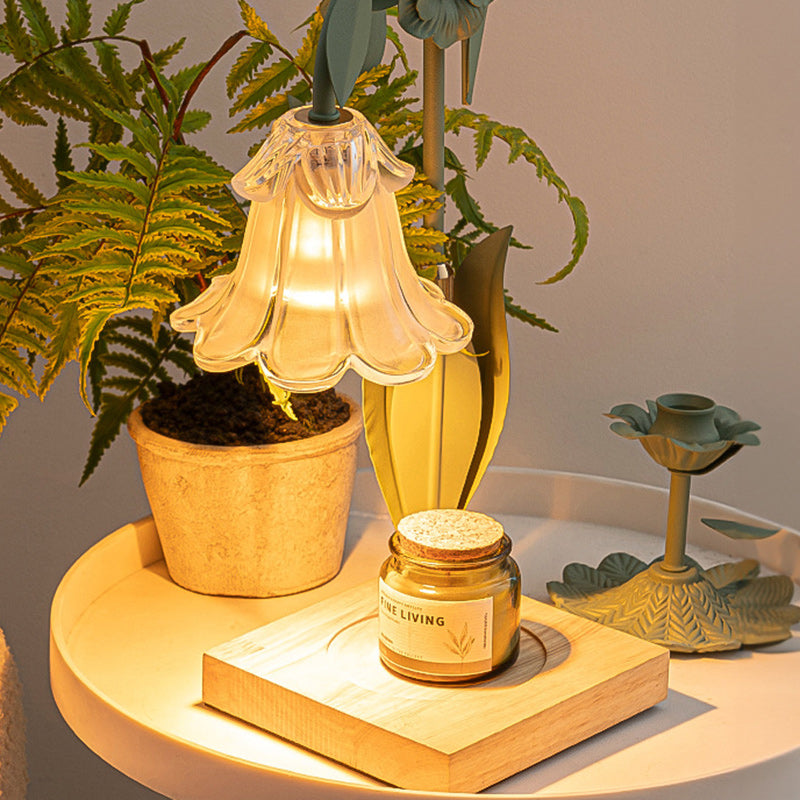 Zeitgenössische skandinavische Blumen Eisen Holz Glas 1-Licht Schmelzwachs Tischlampe für Wohnzimmer 