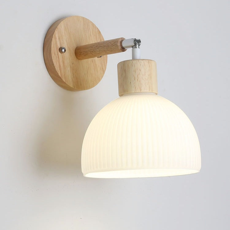 Lámpara de pared contemporánea escandinava de cúpula de madera y vidrio de 1 luz para sala de estar 