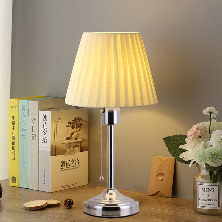 Lámpara de mesa de 1 luz de tela de hierro minimalista moderna para sala de estar 