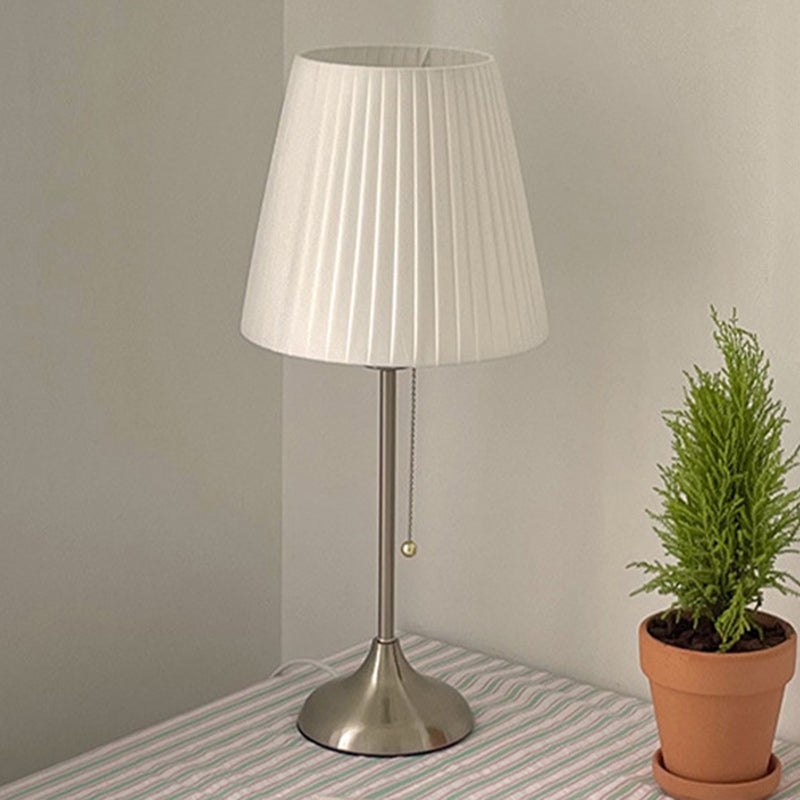 Zeitgenössische nordische Trommel Eisen Stoff 1-Licht Tischlampe für Wohnzimmer 