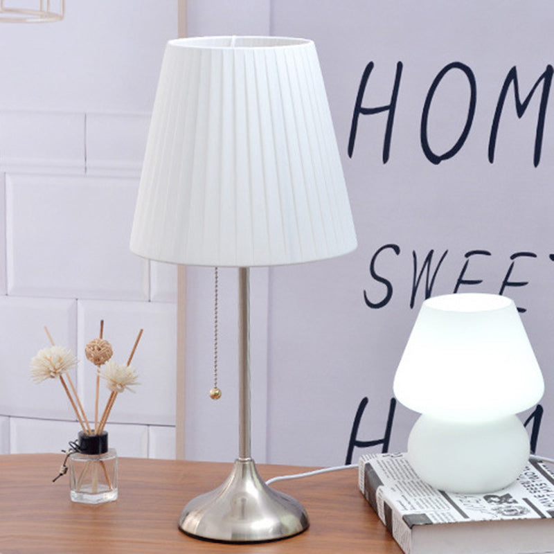 Zeitgenössische nordische Trommel Eisen Stoff 1-Licht Tischlampe für Wohnzimmer 