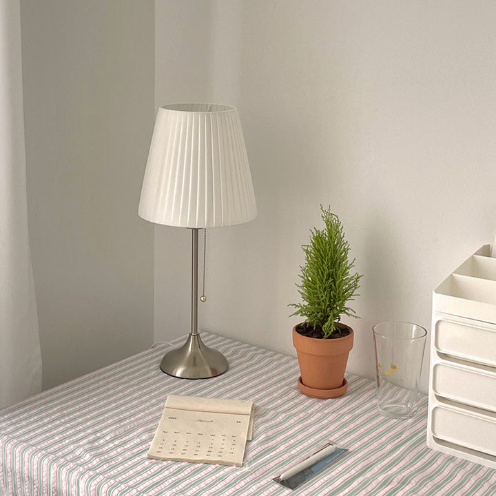 Zeitgenössische nordische Trommel Eisen Stoff 1-Licht Tischlampe für Wohnzimmer 