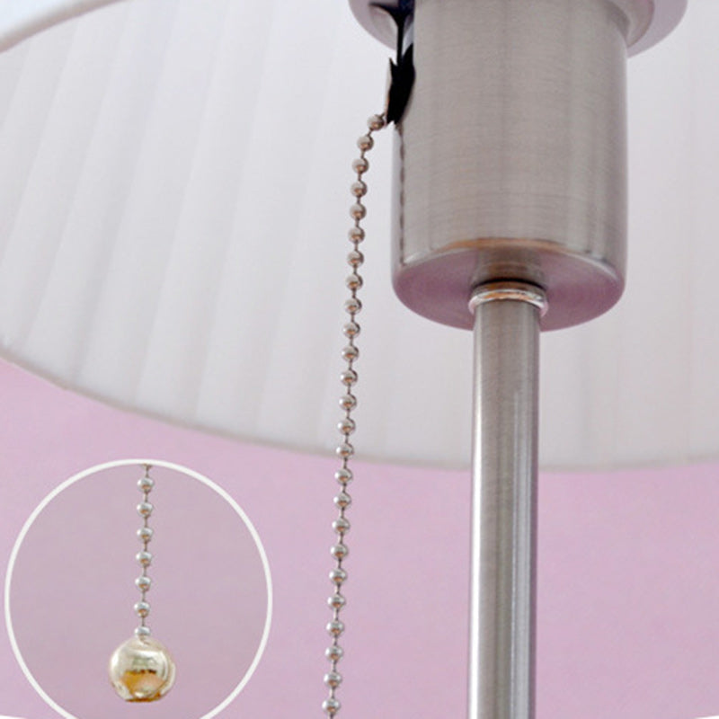 Zeitgenössische nordische Trommel Eisen Stoff 1-Licht Tischlampe für Wohnzimmer 