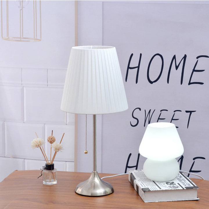 Zeitgenössische nordische Trommel Eisen Stoff 1-Licht Tischlampe für Wohnzimmer 