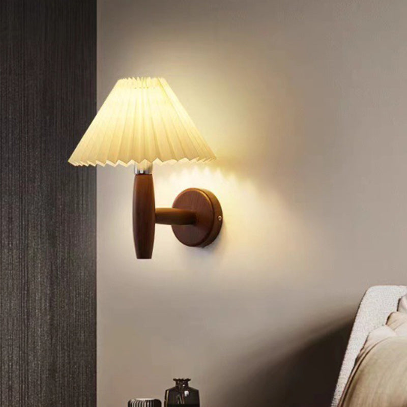 Applique murale contemporaine en bois conique nordique 1 lumière pour salon 