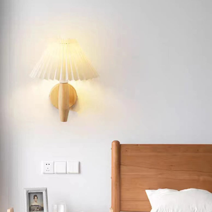 Applique murale contemporaine en bois conique nordique 1 lumière pour salon 