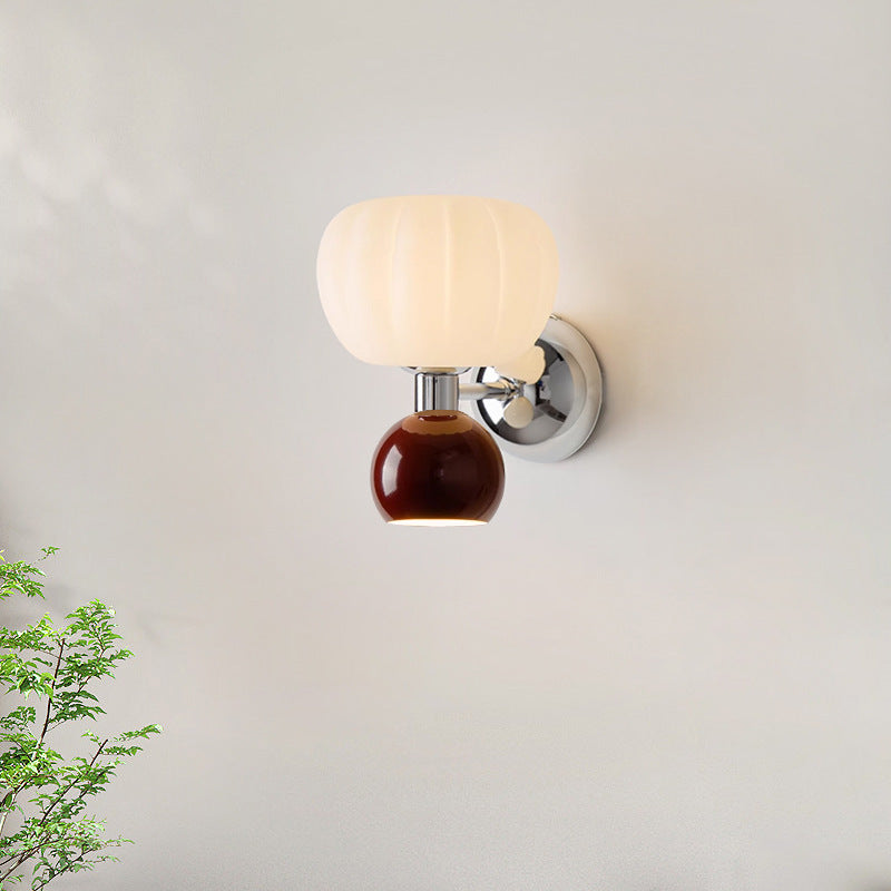 Zeitgenössische kreative ovale Eisen-Kunststoff-Wandleuchte mit 2 Lichtern für das Wohnzimmer 