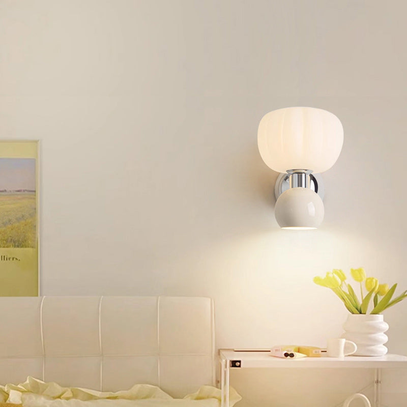 Zeitgenössische kreative ovale Eisen-Kunststoff-Wandleuchte mit 2 Lichtern für das Wohnzimmer 