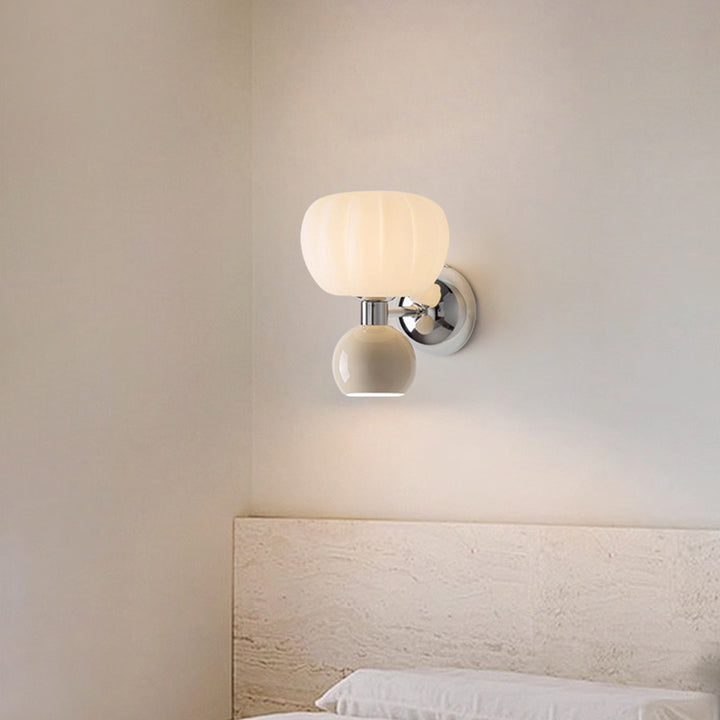 Zeitgenössische kreative ovale Eisen-Kunststoff-Wandleuchte mit 2 Lichtern für das Wohnzimmer 