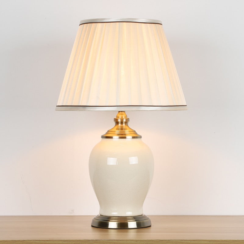 Zeitgenössische Nordische Trommel Keramik Eisen Stoff 1-Licht Tischlampe für Wohnzimmer 