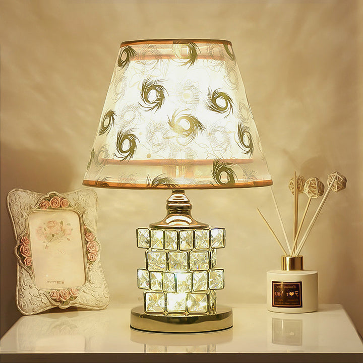 Zeitgenössische Luxus-Trommel-Eisen-Kristall-Stoff 1-Licht Tischlampe für Wohnzimmer 