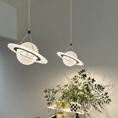 Zeitgenössische kreative Mond Eisen Acryl LED Pendelleuchte für Wohnzimmer 
