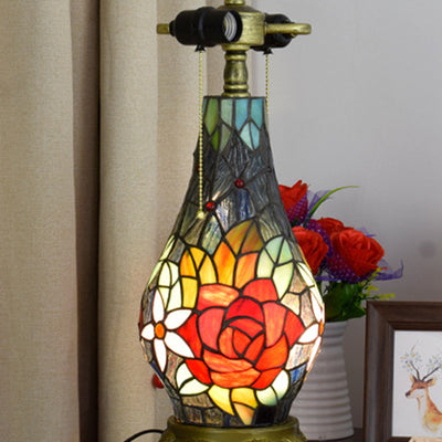 Traditionelle Tiffany-Kuppel Eisen-Glas 2-Licht Tischlampe für das Wohnzimmer 