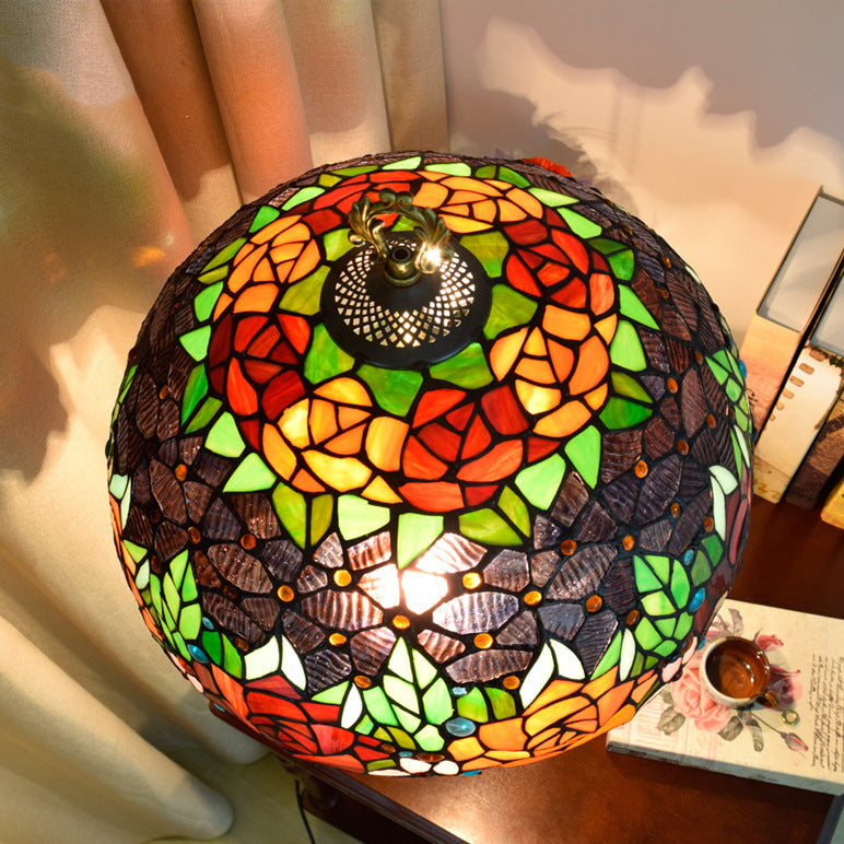 Traditionelle Tiffany-Kuppel Eisen-Glas 2-Licht Tischlampe für das Wohnzimmer 