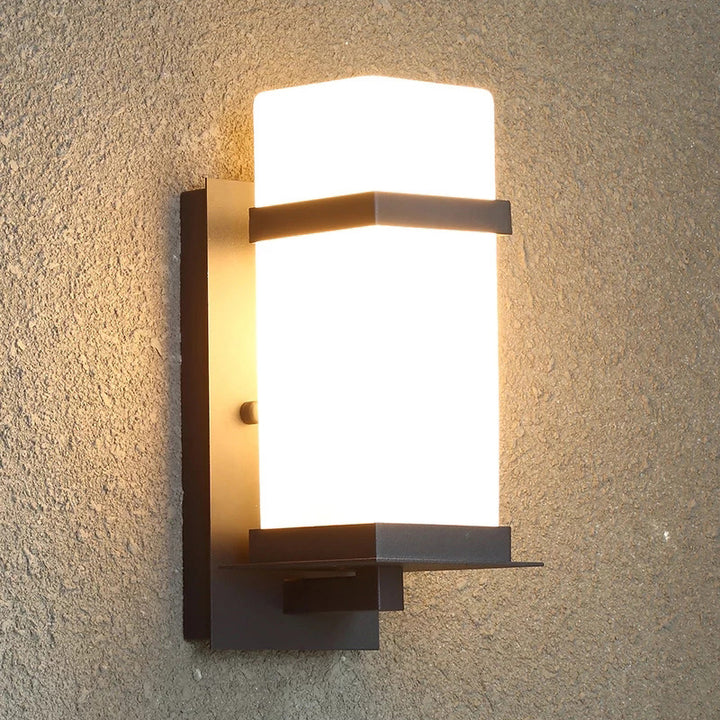 Moderne minimalistische rechteckige Eisen-Glas-Wandleuchte mit 1 Licht für den Garten 