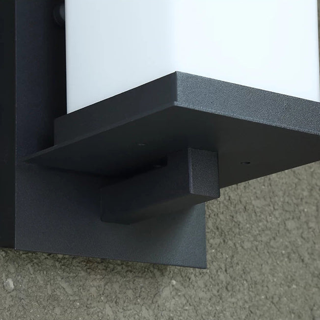 Moderne minimalistische rechteckige Eisen-Glas-Wandleuchte mit 1 Licht für den Garten 