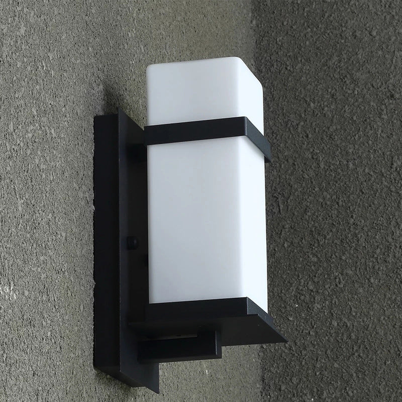 Moderne minimalistische rechteckige Eisen-Glas-Wandleuchte mit 1 Licht für den Garten 