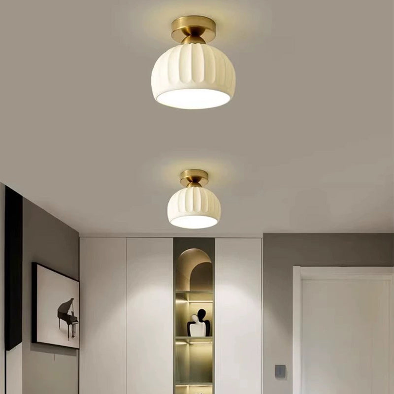 Moderne kreative runde Eisen-Keramik 1-Licht Semi-Flush-Montage Deckenleuchte für das Wohnzimmer 