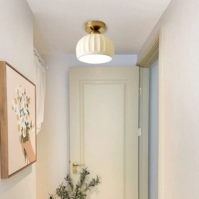 Moderne kreative runde Eisen-Keramik 1-Licht Semi-Flush-Montage Deckenleuchte für das Wohnzimmer 